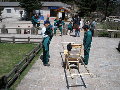 China-Huangshan-Mountain-Porters-chair-for-Habeeb-Salloum.
