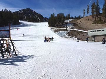 Skiers at Mammoth