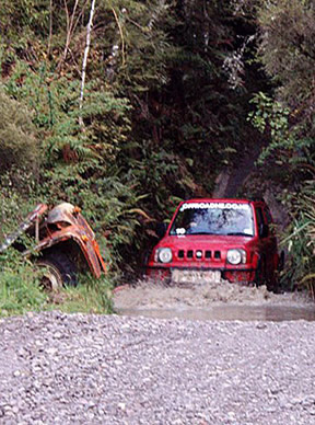 -Off Road NZ 4WD Bush Safari Water Crossing