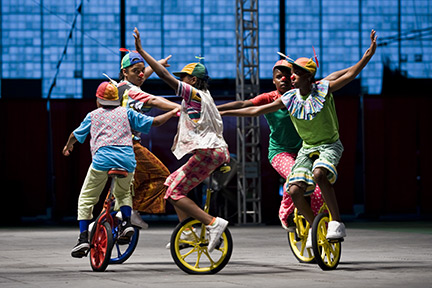American Youth Circus unicyclers