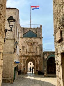 Korčula arch