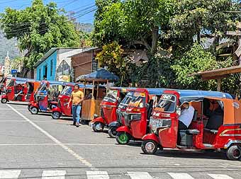 Paseo de las Artes tuk-tuk